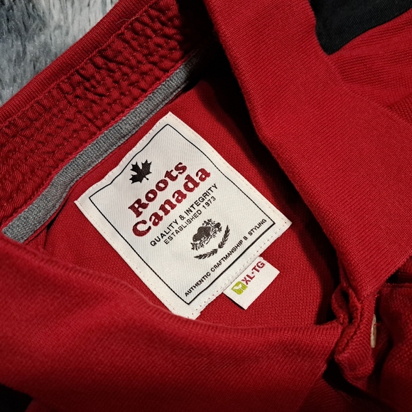 Roots Canada Men's Polo Shirt S/S Made in Canada Flag Patch Red HQ Size XL - Picture 3 of 7